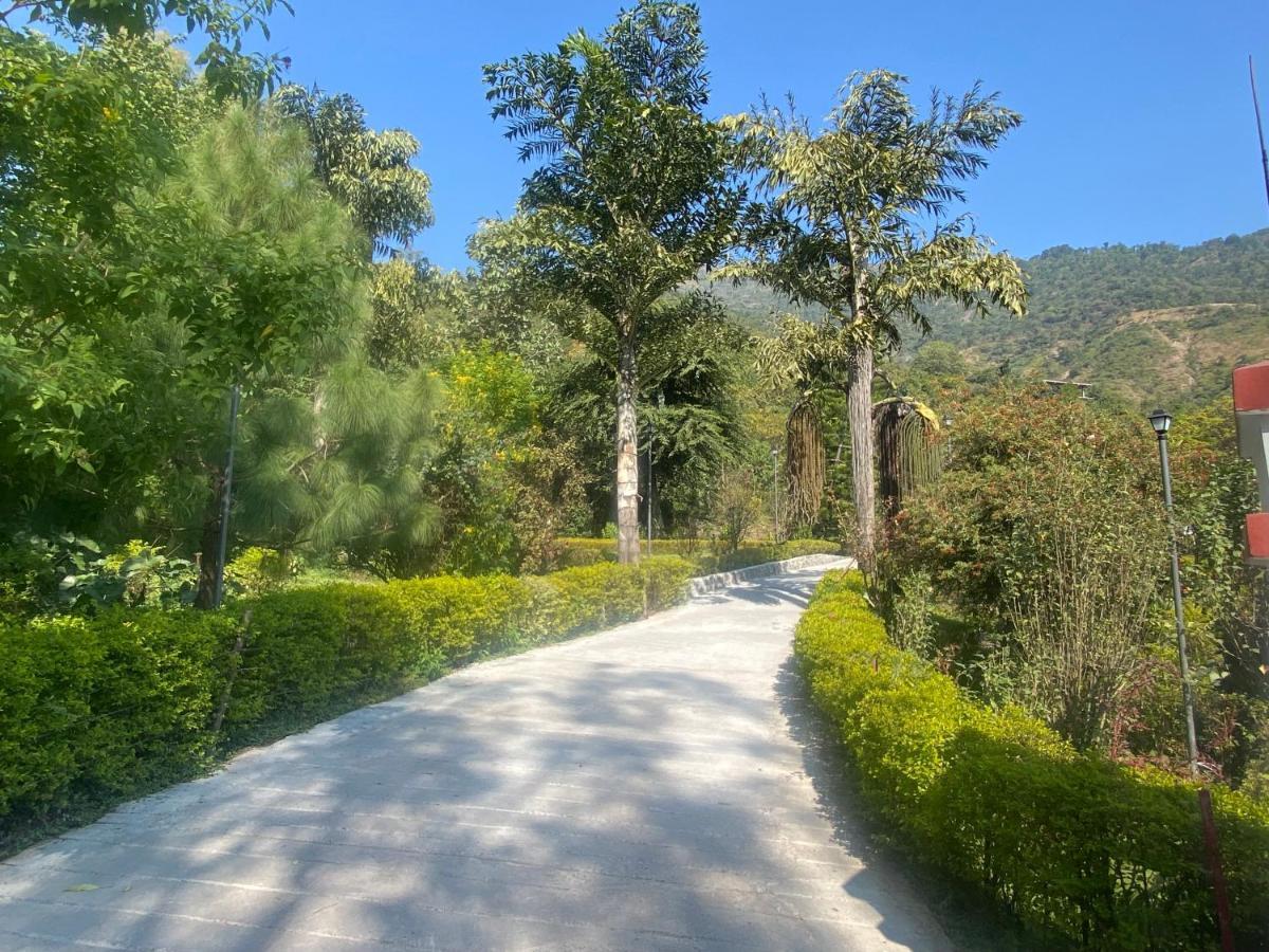 Ekant Guest House Dadahu Bagian luar foto